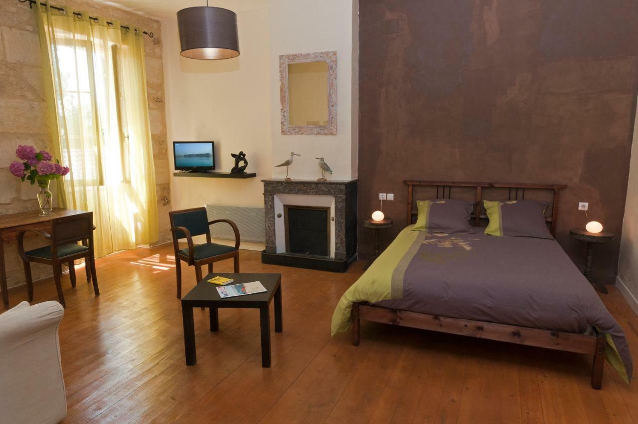 Le Logis Du Medoc Hotel Saint-Yzans-de-Medoc ภายนอก รูปภาพ